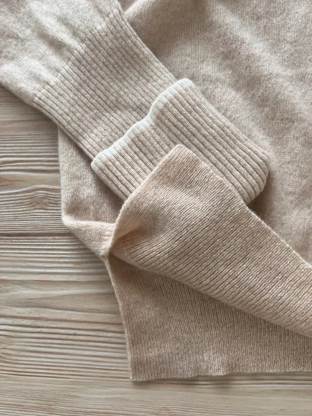 La Ligne Cashmere Sweater Beige Cream Stripe Crewneck Size M Soft Minimalist Coa - Picture 5 of 5